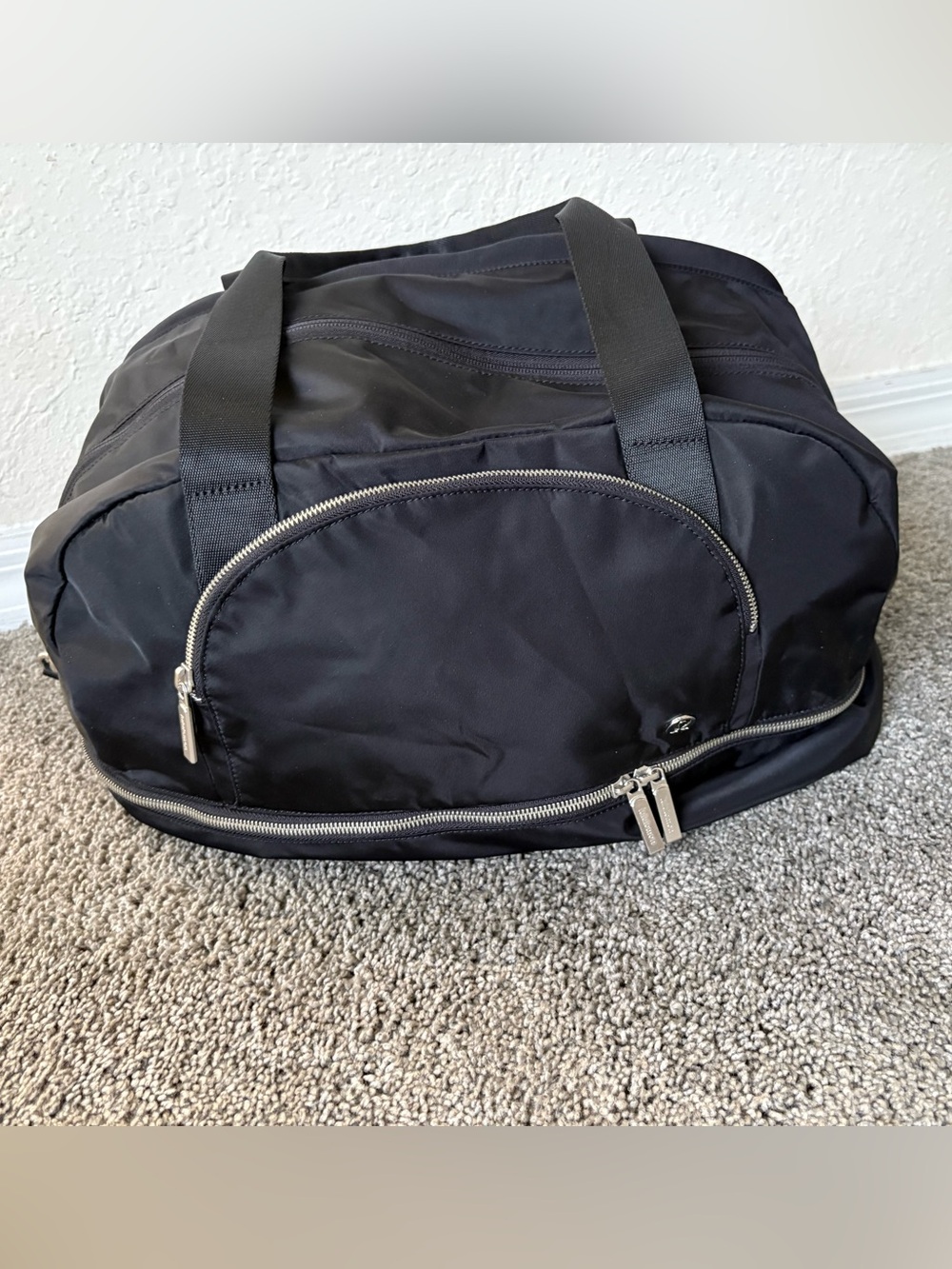 Lululemon duffle bag - Picture 10 of 10